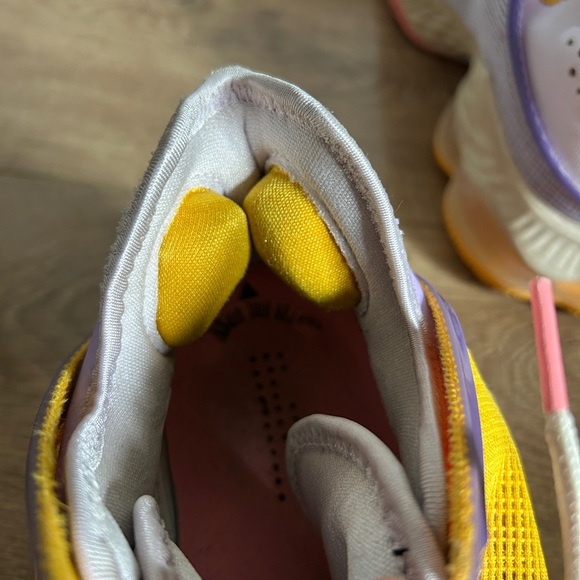 Nike LeBron 19 XIX Low "Mismatch" Men's Shoes Lilac-Dark Smoke Grey DO9829-500 - Picture 7 of 10